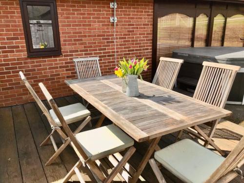 Patio nebo venkovní prostory v ubytování Arniss New Forest