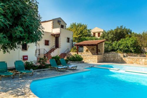 Carlas House, Kalyves