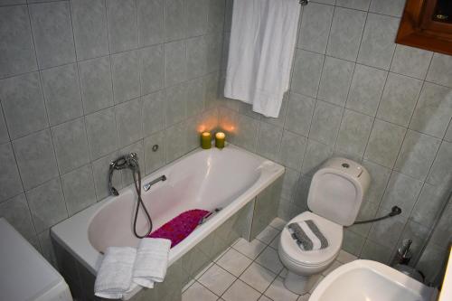 Ένα μπάνιο στο Lila's Guest House