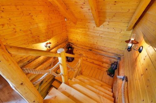 an overhead view of a wooden room in a cabin at Srub Losiny in Velké Losiny