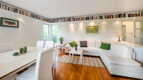 Photo de la galerie de l'établissement "New stylish apartman green forrest 100m2", à Zagreb