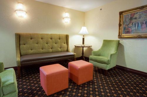 Pear Tree Inn St Louis Convention Center Image