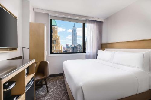 DoubleTree by Hilton New York Times Square South Image