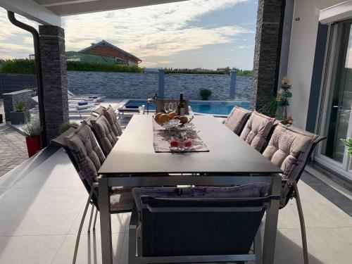 Luxury villa with a swimming pool Fazana - 21792
