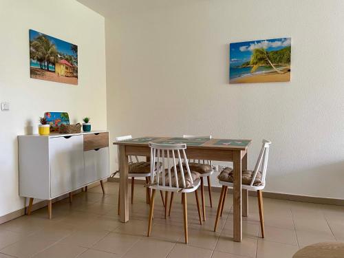 Foto dalla galleria di Appartement tout confort ! Au pied de la plage ! a Sainte-Anne