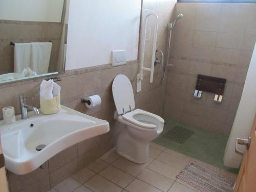 Un baño de Marfi Inn