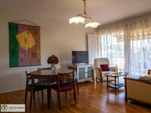 Appartement Espalion, 2 pièces, 2 personnes - FR-1-601-469
