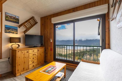 Lac et Montagne - Vue sur le lac de Matemale