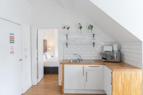 Edinburgh Castle Apartments photo 51