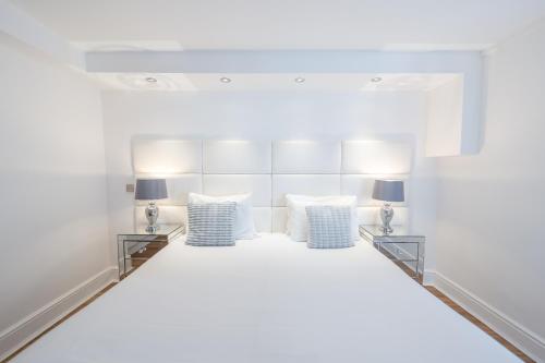 Edinburgh Castle Apartments photo 46