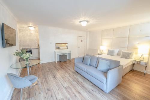 Edinburgh Castle Apartments photo 38