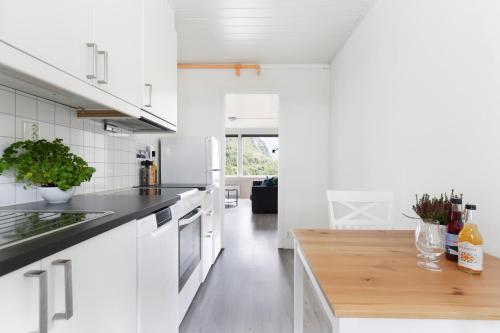 Kjøkken eller kjøkkenkrok på Trolltunga Aparthotel