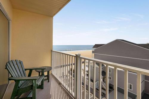 Balkón nebo terasa v ubytování Howard Johnson by Wyndham Ocean City Oceanfront