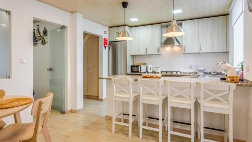 Glamorous Duplex with Patio & BBQ by LovelyStay