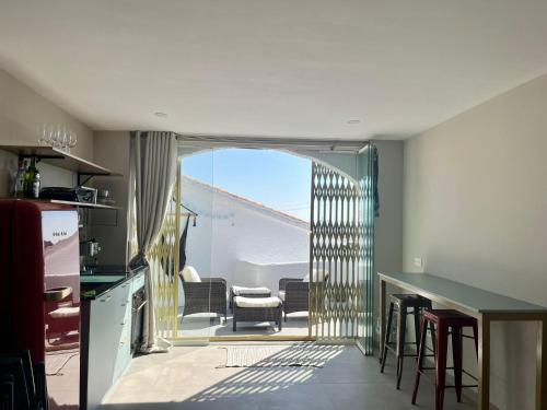 Capistrano Village Leo's Smile House, by VG