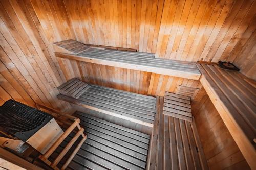 ŘeheniceにあるCozyTiny house at lake with saunaのギャラリーの写真