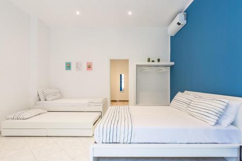 White&Blue Apartment at Sanità by Wonderful Italy