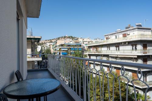 Classy Apartment in Koukaki, Walk to Metro & Acropolis