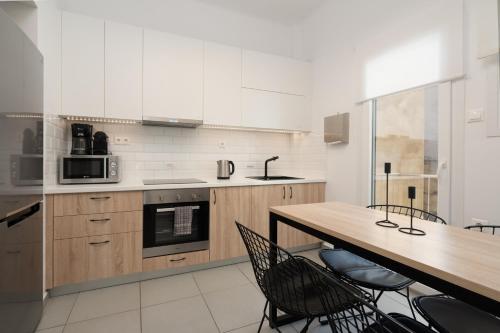 Classy Apartment in Koukaki, Walk to Metro & Acropolis
