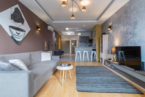 Midtown Artistic Apartment