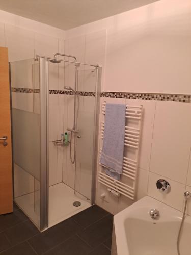 7D Apartment mit 3 Schlafzimmern tesisinde bir banyo