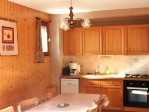 Appartement cosy 6 pers - proche pistes, navette, animaux admis - Grand-Bornand Village - FR-1-467-78