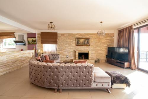 Villa Alexandros - Four Seasons