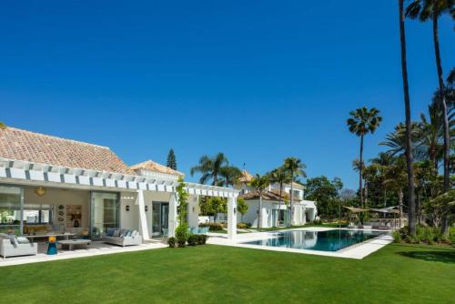 Villa Paris 7 bedroom Villa in Marbella