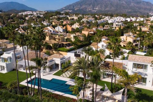 Villa Paris 7 bedroom Villa in Marbella