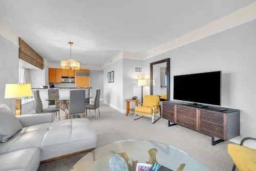 2 Bedroom OR King Studio Suites Four Seasons Hotel Miami Free Wi-Fi & Free Parking photo 1