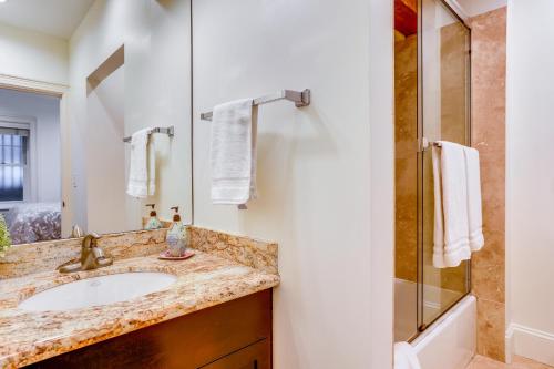 Seattle Condo with Parking, Near Space Needle!_3