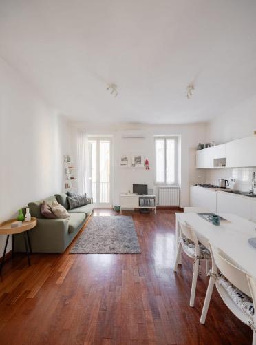 Bright and Quiet Apartment San Giovanni Metro A Direct to Center and Vatican