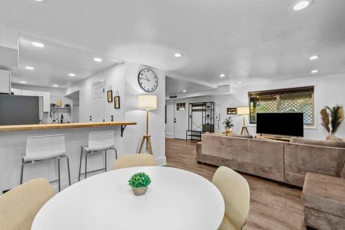 Gallery image of Pacific NW Gem w/Hot-tub 15 minutes Airport. in Auburn