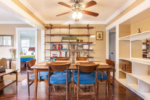 Charming Los Angeles Craftsman-Cottage House photo 4