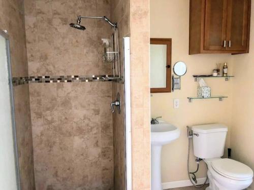 Charming Los Angeles Craftsman-Cottage House photo 25