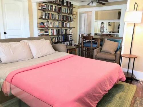 Charming Los Angeles Craftsman-Cottage House photo 45