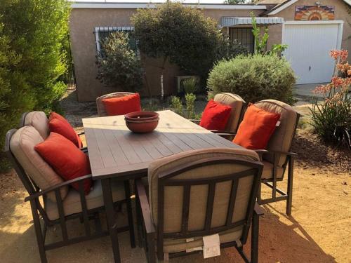 Charming Los Angeles Craftsman-Cottage House photo 33