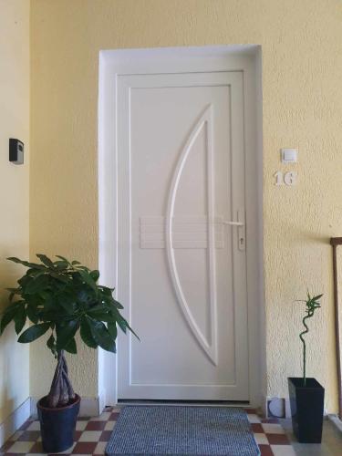 Szófia Wellness Apartman – Photos 4