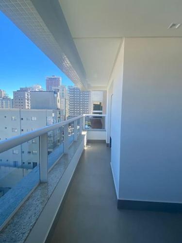 Apto em Meia Praia 2 suítes, AP c/107m2, 2 vagas