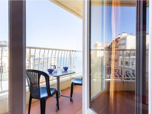 Studio central avec balcon à Biarritz - FR-1-3-597