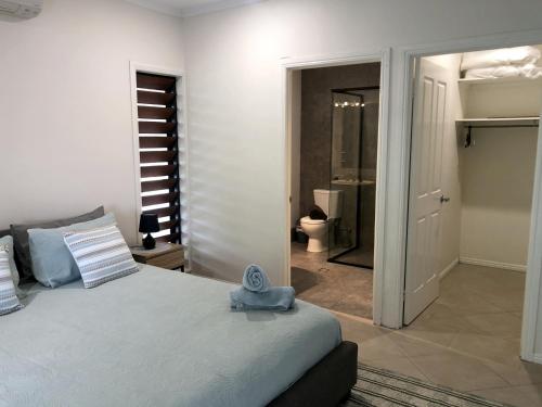 Ένα μπάνιο στο Cooktown Central Villa