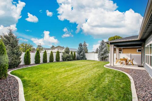 Κήπος έξω από το Exquisite 3BD 2BA Vacation Nest by The Village at Meridian