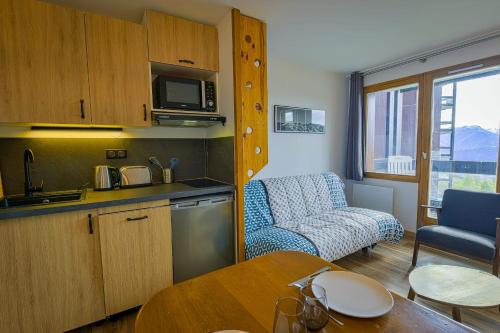 Studio with panoramic view in Huez - Welkeys – Photos 3