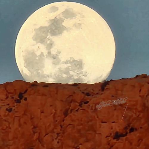 アル・ハムラにあるjabal shams moonのギャラリーの写真