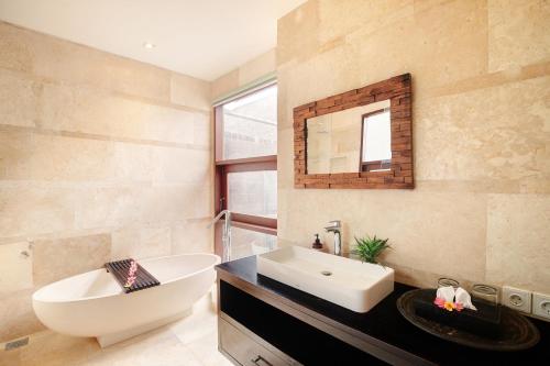 A bathroom at Villa Giva Seminyak - 2 Bedrooms Seminyak