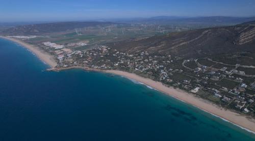 Een luchtfoto van Playa Blanca Zahara