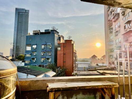 Γενική άποψη της πόλης Khlong San ή θέα της πόλης από  αυτό το hostel
