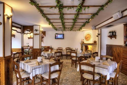Restaurace v ubytování MPM Family Hotel Merryan