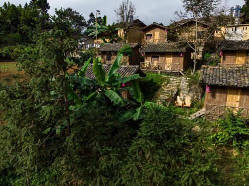 Taman di luar Then Pa village