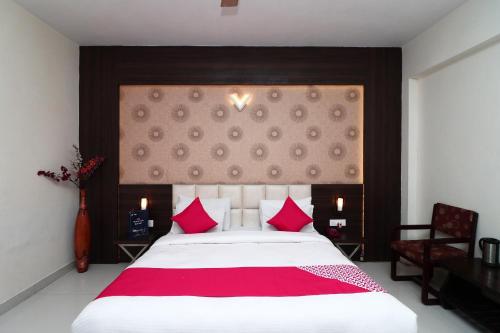 Cama o camas de una habitación en OYO 5189 Hotel East Lite